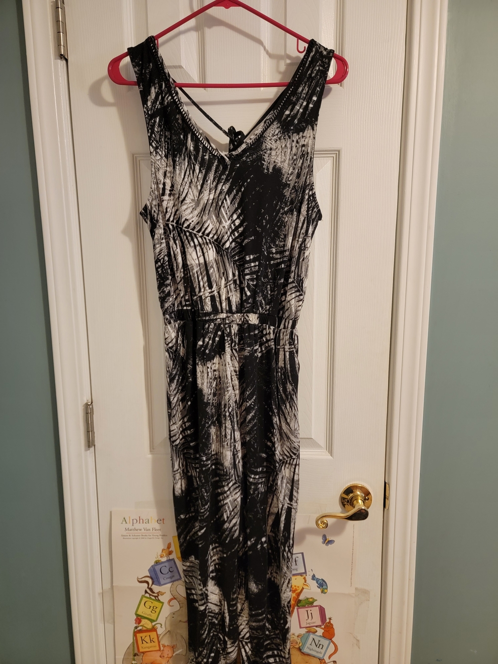 shosho Black & White Palm-Print Maxi Dress